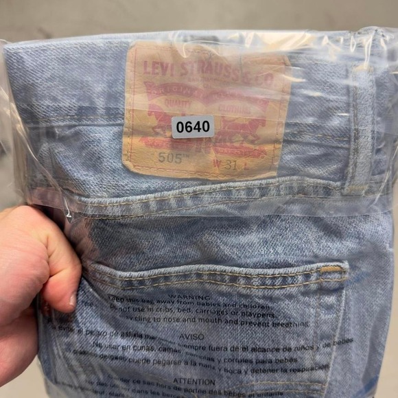 Vintage Levi's 505 light Wash Jean shorts - Picture 6 of 6